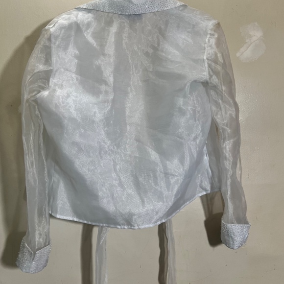 White Blouse - Picture 2 of 4